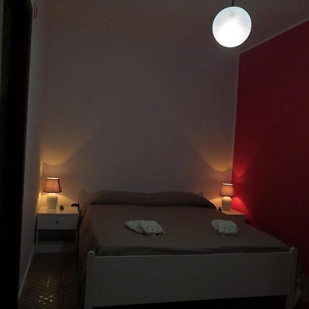Monolocale Nel Centro Storico Bed & Breakfast Aieta Exterior photo