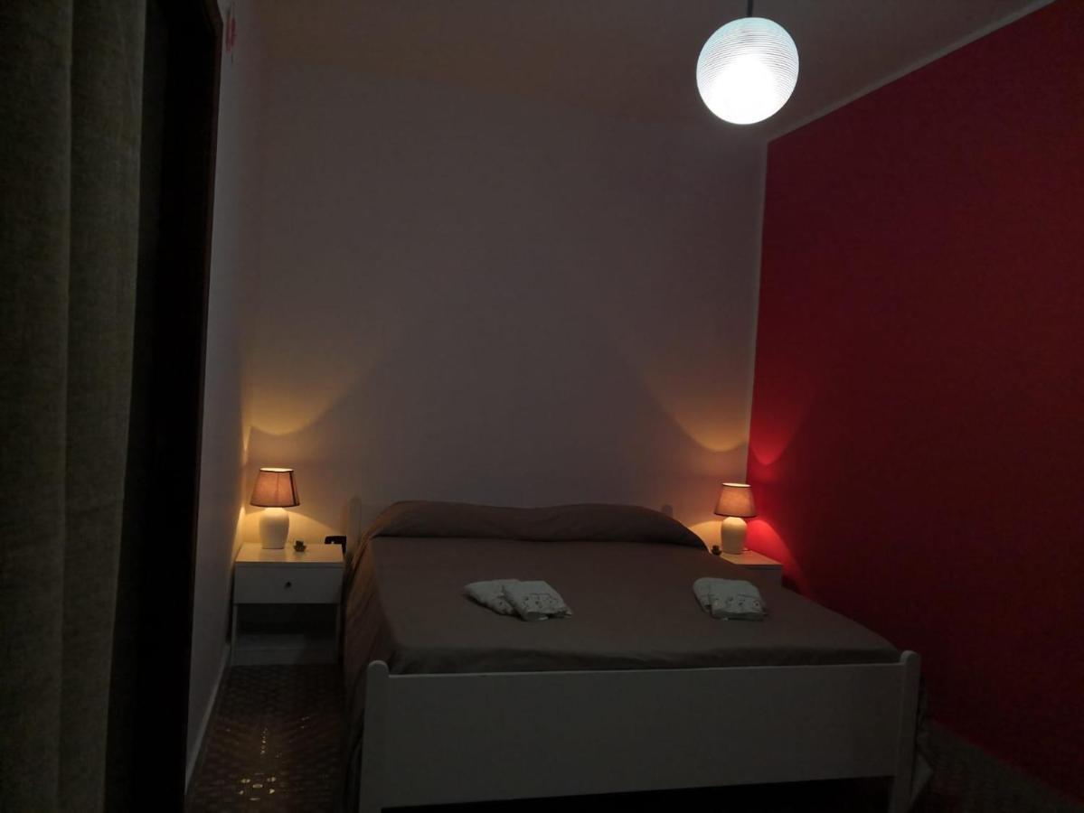 Monolocale Nel Centro Storico Bed & Breakfast Aieta Exterior photo